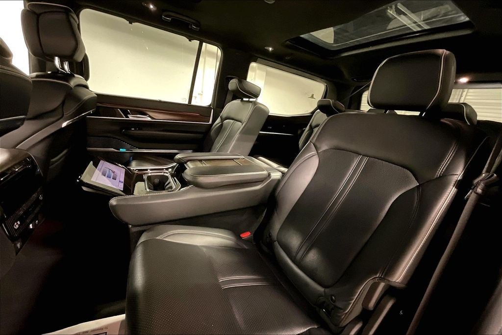2022 Jeep Grand Wagoneer Series II