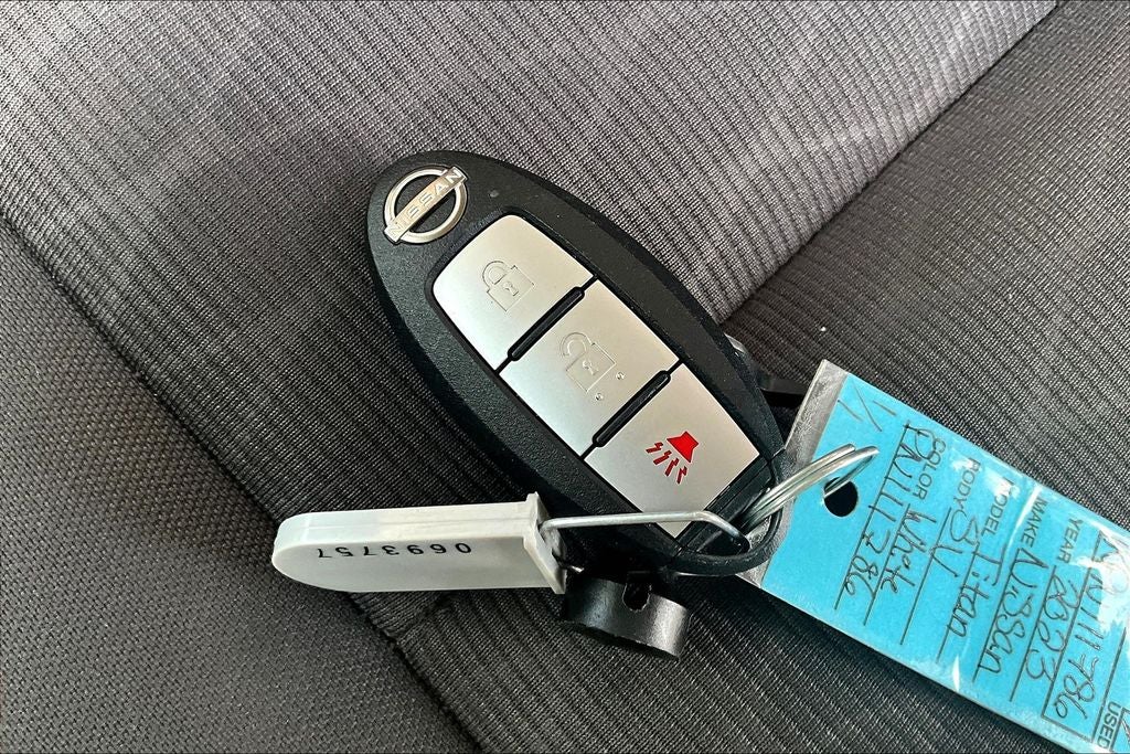 2023 Nissan Titan SV