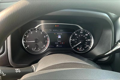 2023 Nissan Titan SV