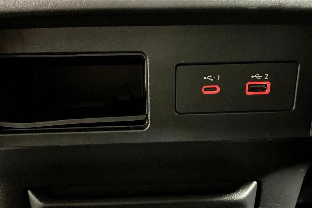 2023 Nissan Titan SV