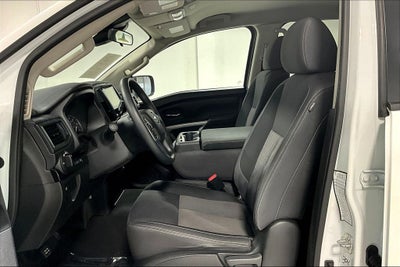 2023 Nissan Titan SV