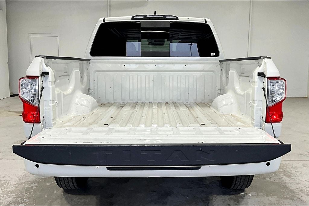 2023 Nissan Titan SV