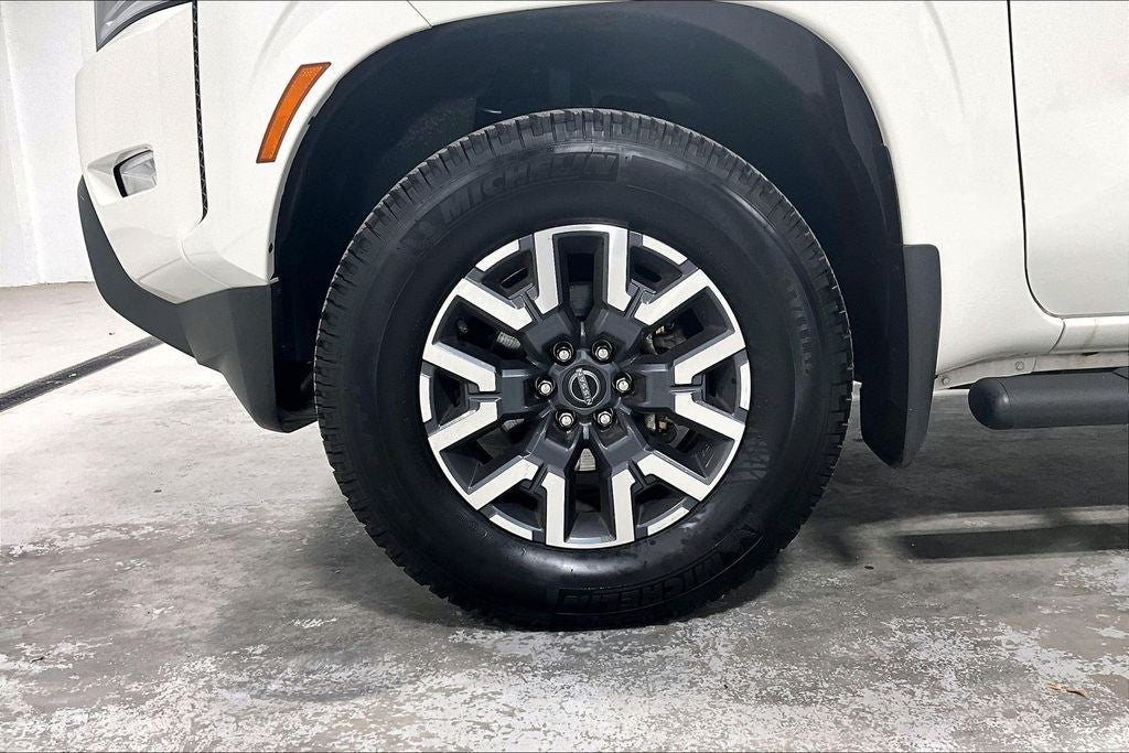 2024 Nissan Frontier SL