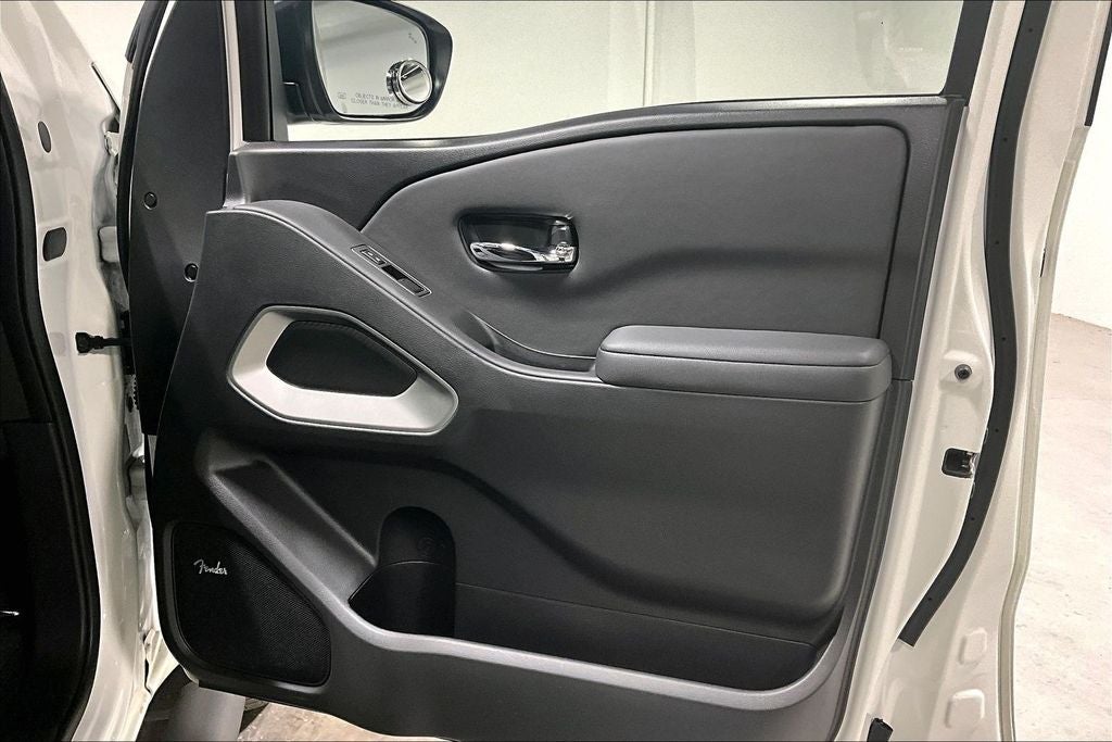 2024 Nissan Frontier SL