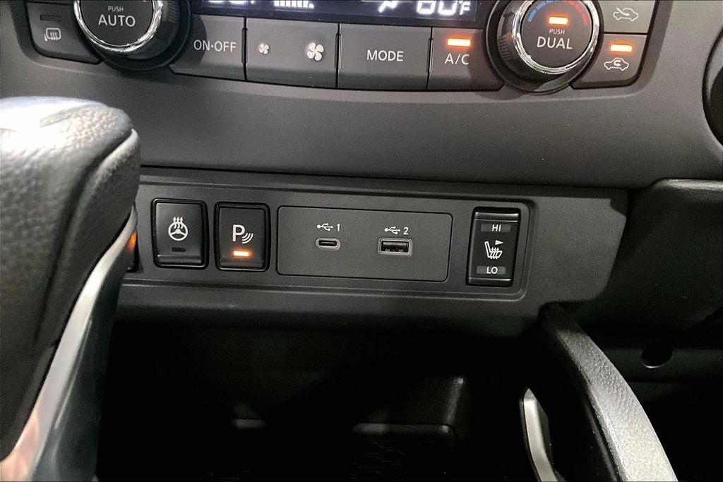 2024 Nissan Frontier SL