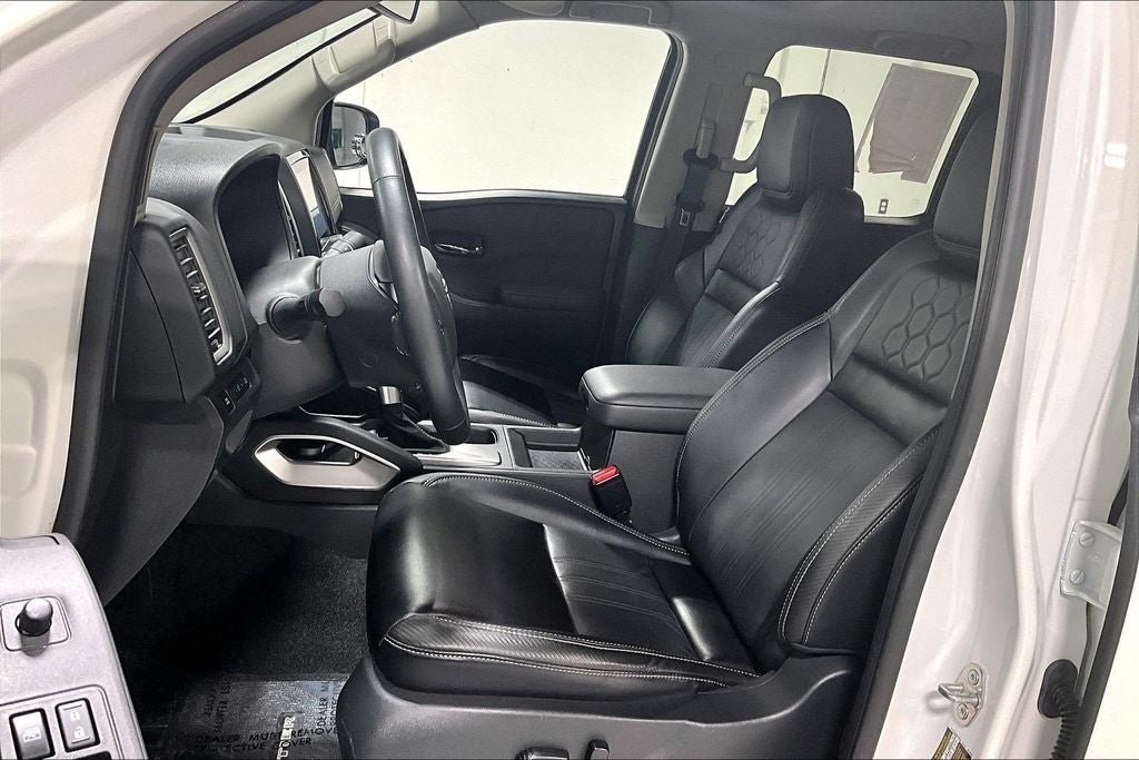 2024 Nissan Frontier SL