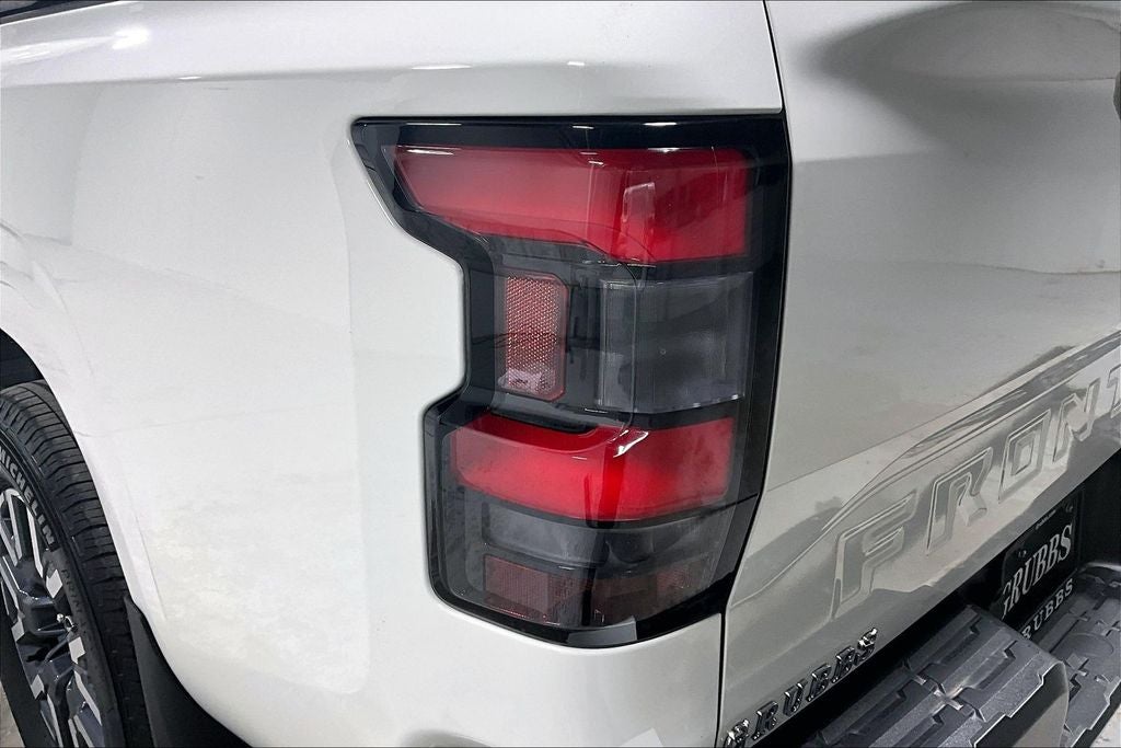 2024 Nissan Frontier SL