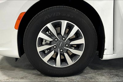 2024 Chrysler Pacifica Hybrid Select