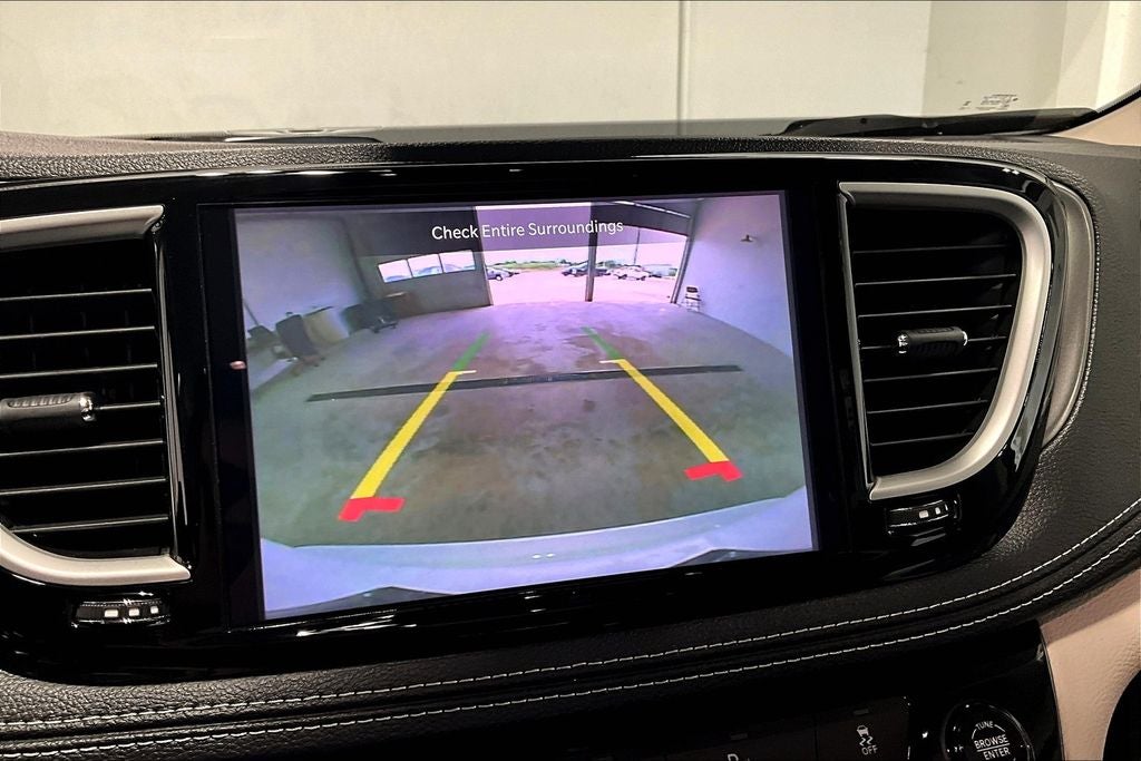 2024 Chrysler Pacifica Hybrid Select