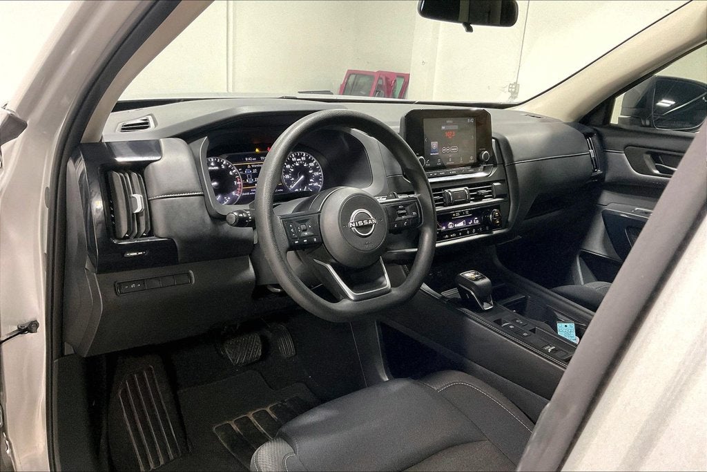 2025 Nissan Pathfinder S