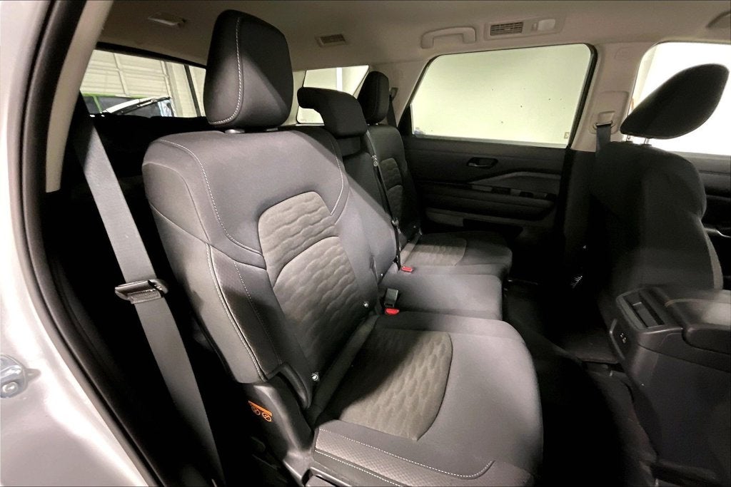 2025 Nissan Pathfinder S