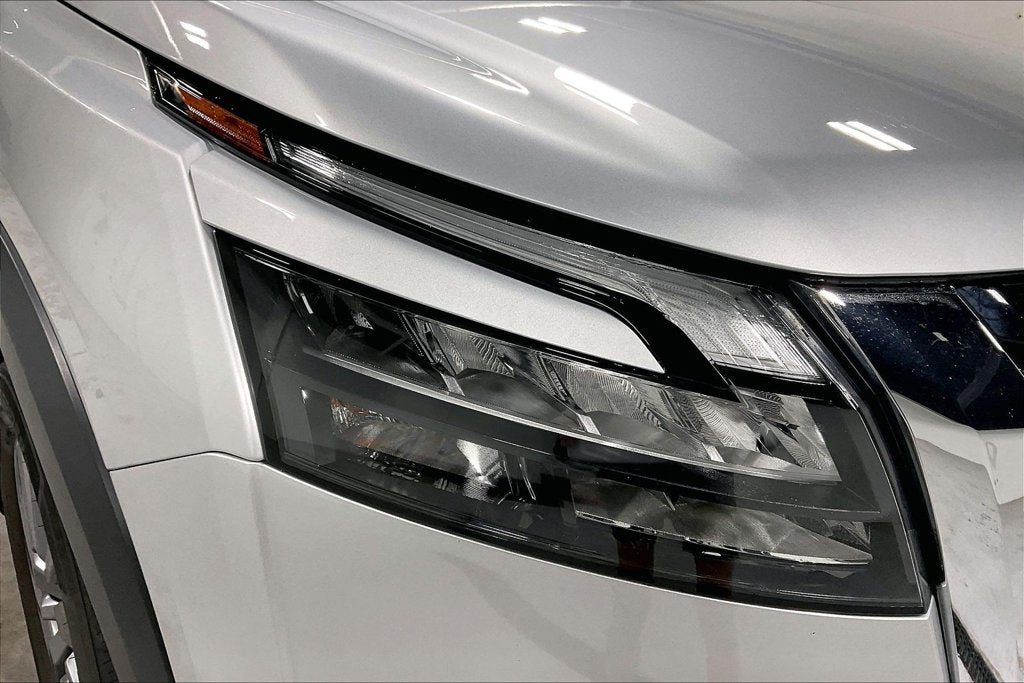 2025 Nissan Pathfinder S