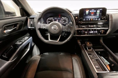 2022 Nissan Pathfinder SL