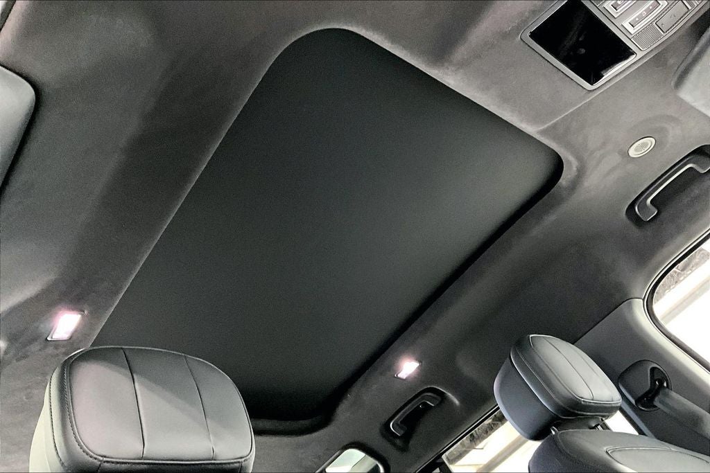 2025 Land Rover Defender 110 Sedona Red