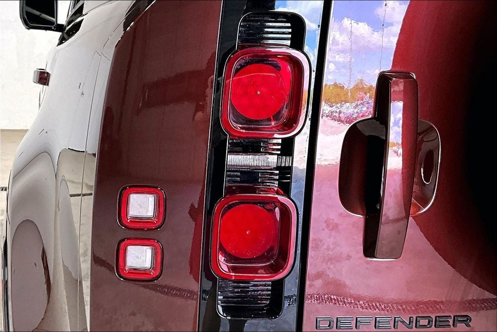 2025 Land Rover Defender 110 Sedona Red