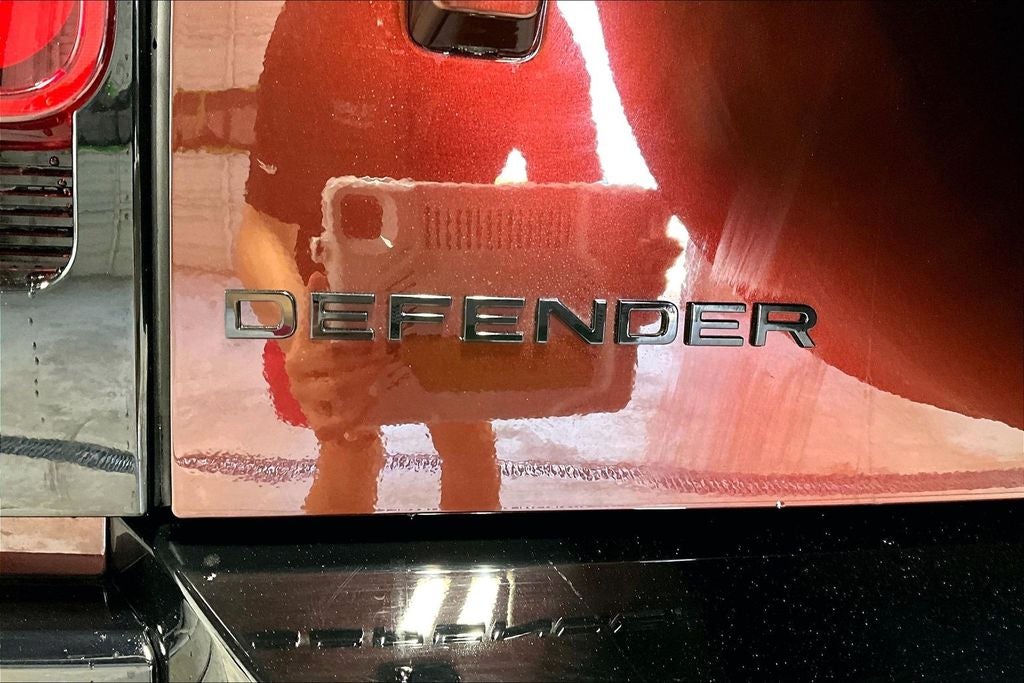 2025 Land Rover Defender 110 Sedona Red