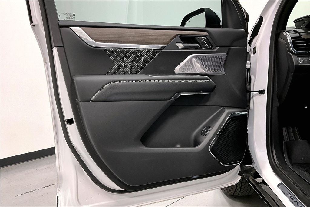 2025 GMC Acadia Denali