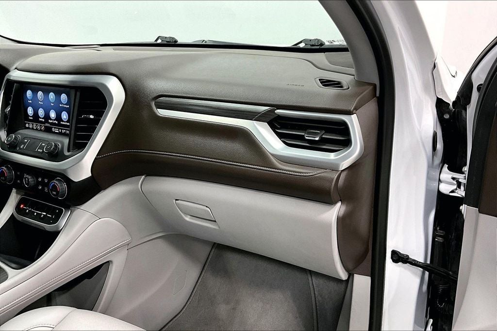2022 GMC Acadia SLT