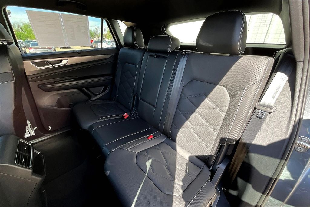 2024 Volkswagen Atlas Cross Sport 2.0T SE w/Technology