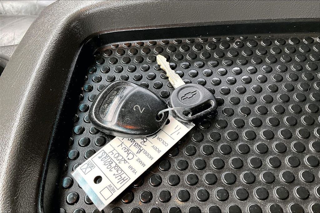 2004 Chevrolet Avalanche 1500 Base