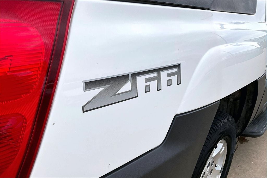 2004 Chevrolet Avalanche 1500 Base