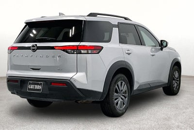 2024 Nissan Pathfinder SV