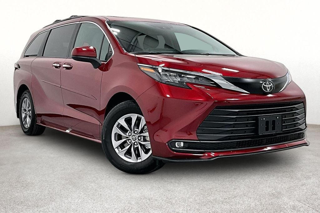 2026 Toyota Sienna XLE 8 Passenger