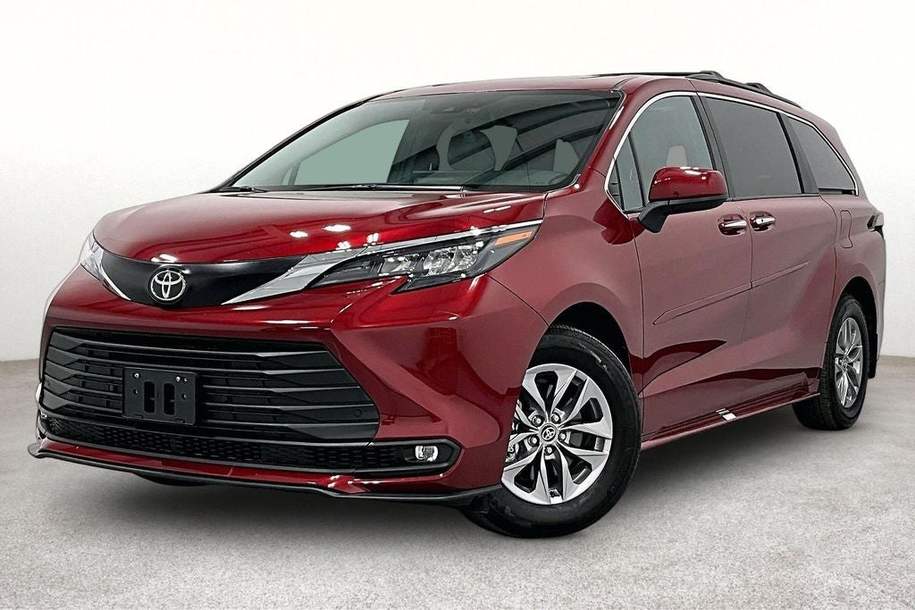 2026 Toyota Sienna XLE 8 Passenger