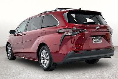 2026 Toyota Sienna XLE 8 Passenger