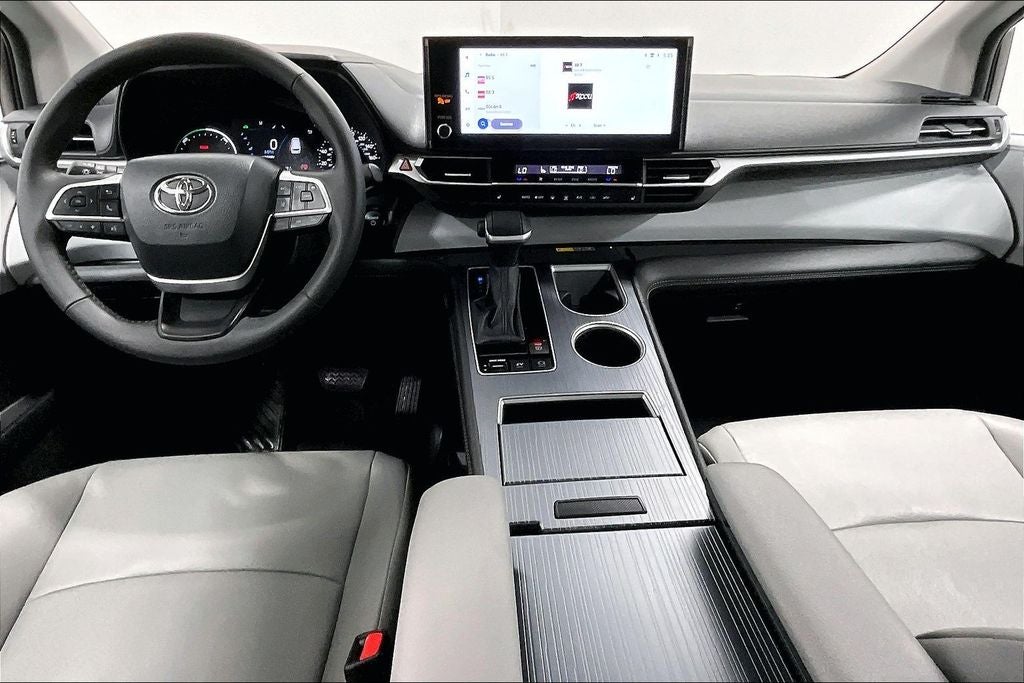 2026 Toyota Sienna XLE 8 Passenger