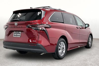2026 Toyota Sienna XLE 8 Passenger