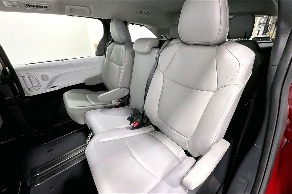 2026 Toyota Sienna XLE 8 Passenger