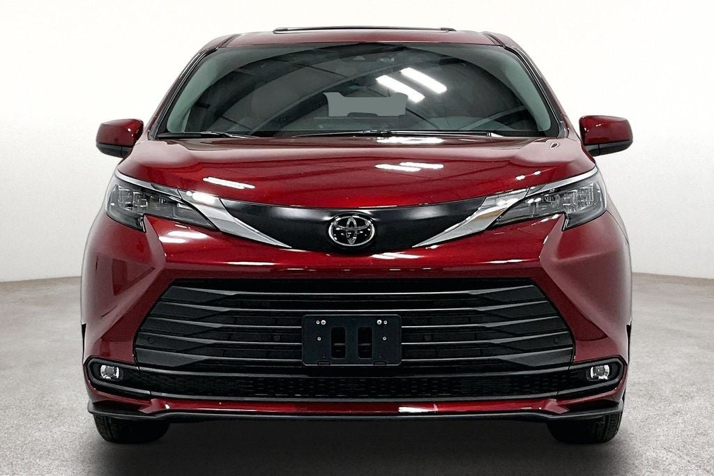 2026 Toyota Sienna XLE 8 Passenger