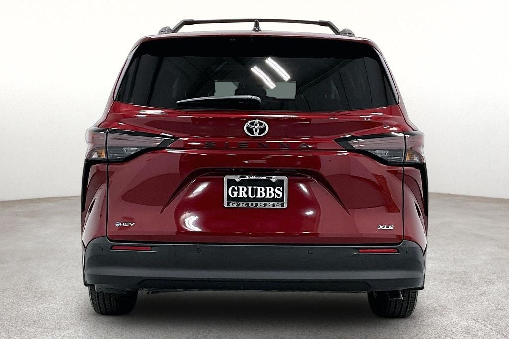 2026 Toyota Sienna XLE 8 Passenger
