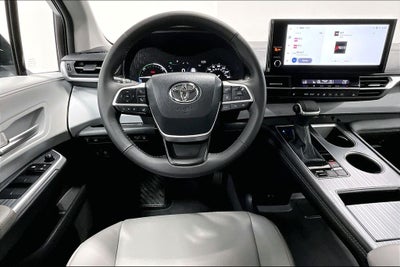 2026 Toyota Sienna XLE 8 Passenger