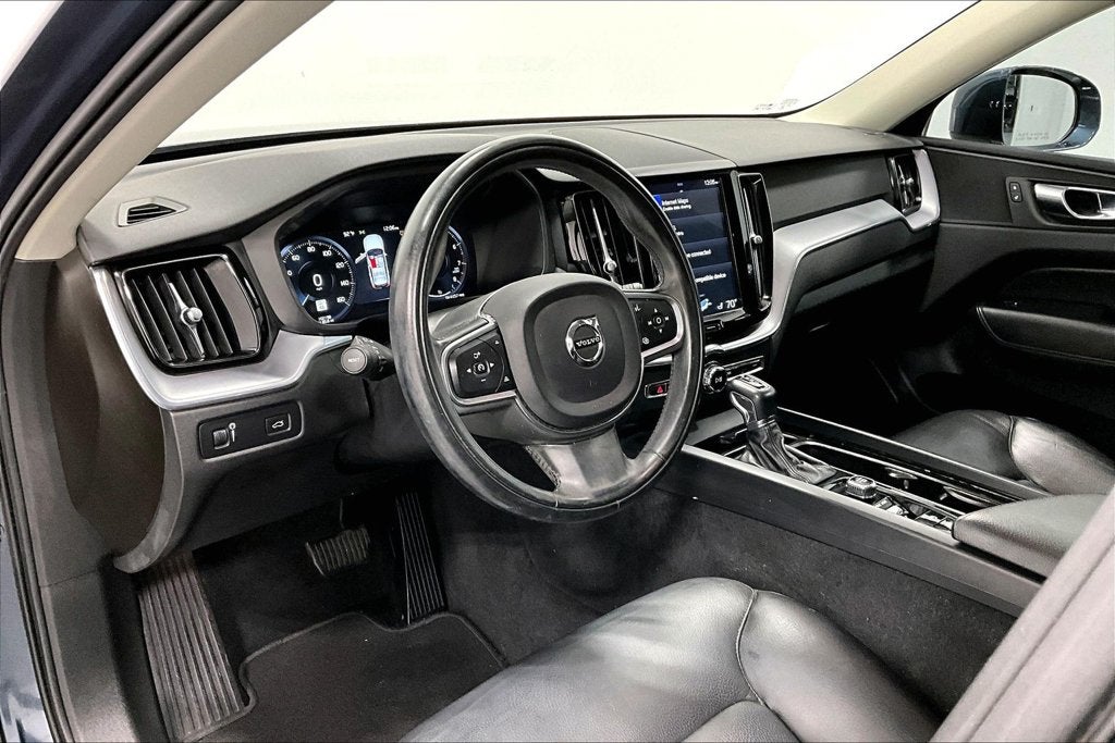 2020 Volvo XC60 T5 Momentum