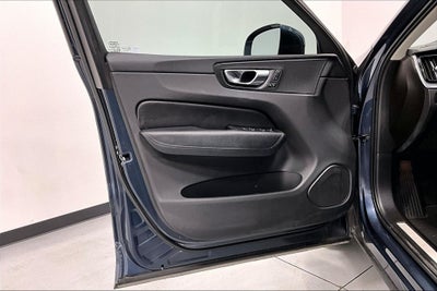 2020 Volvo XC60 T5 Momentum