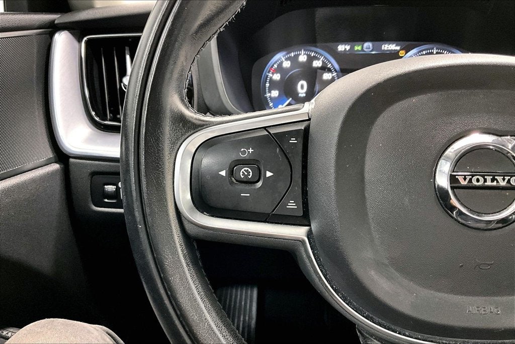 2020 Volvo XC60 T5 Momentum
