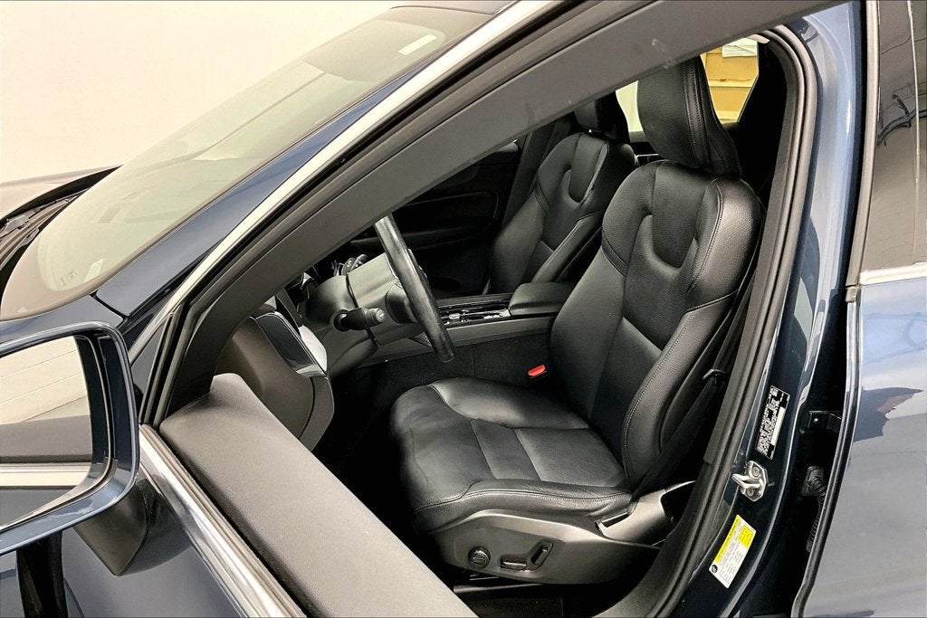 2020 Volvo XC60 T5 Momentum