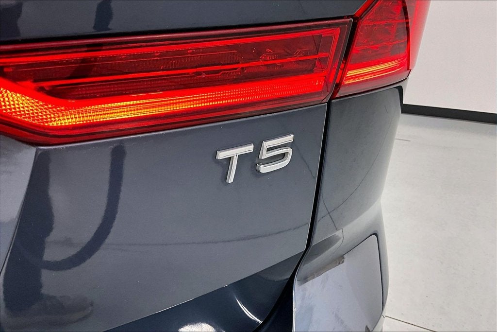 2020 Volvo XC60 T5 Momentum