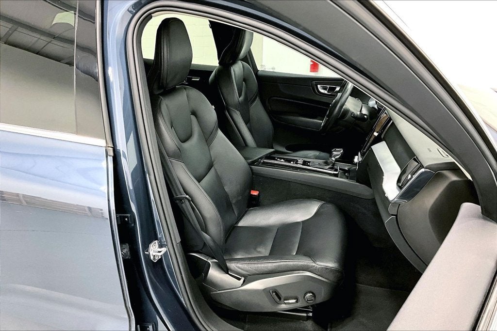 2020 Volvo XC60 T5 Momentum