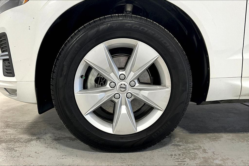 2022 Volvo XC60 B5 Momentum