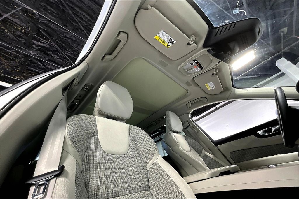 2022 Volvo XC60 B5 Momentum