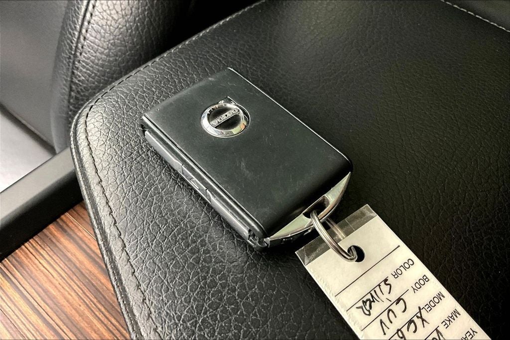 2022 Volvo XC60 B5 Momentum