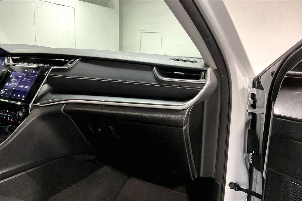 2023 Jeep Grand Cherokee L Laredo 4x2