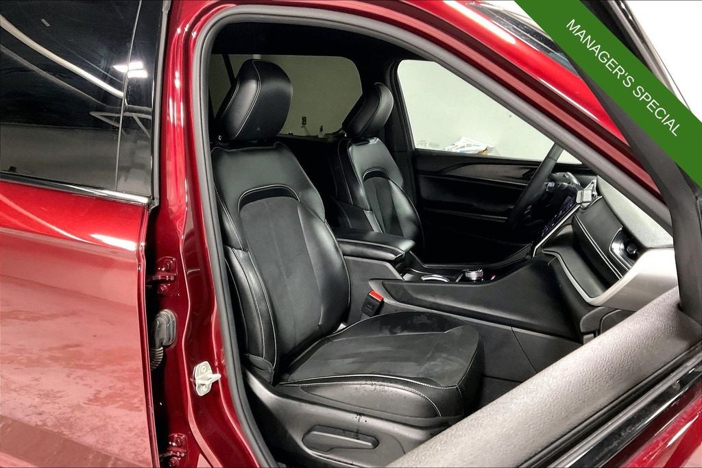 2024 Jeep Grand Cherokee L Altitude 4x4