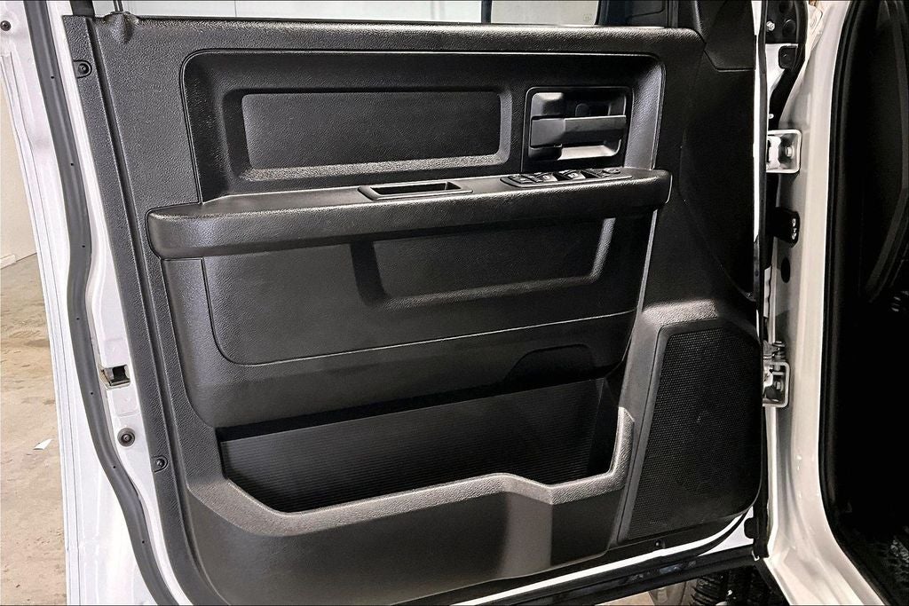 2018 RAM 1500 Express Crew Cab 4x4 5'7' Box