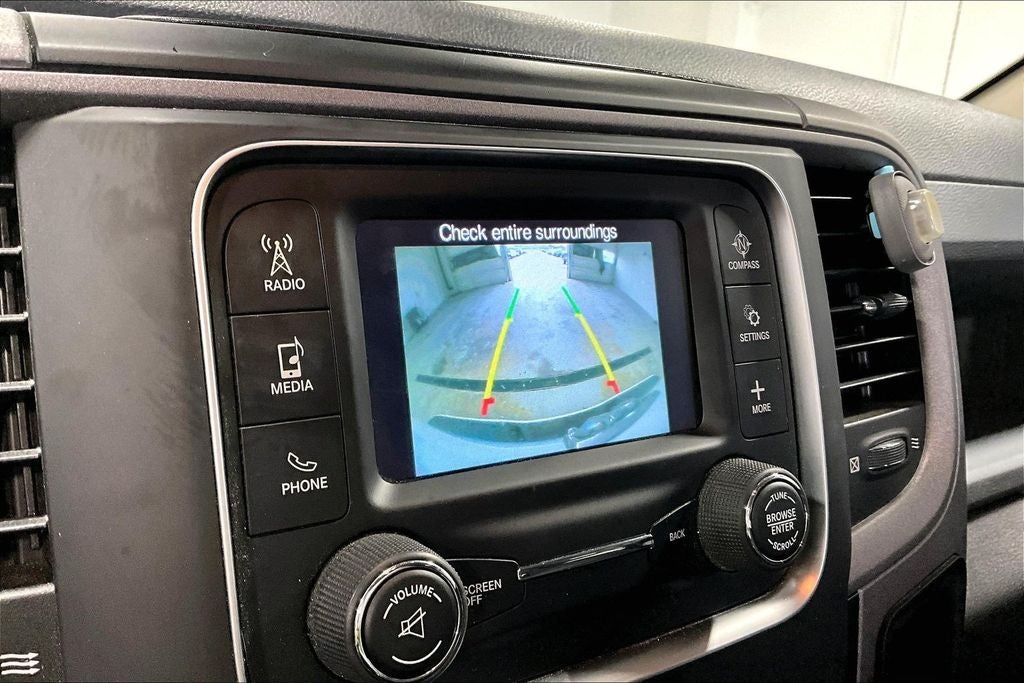 2018 RAM 1500 Express Crew Cab 4x4 5'7' Box