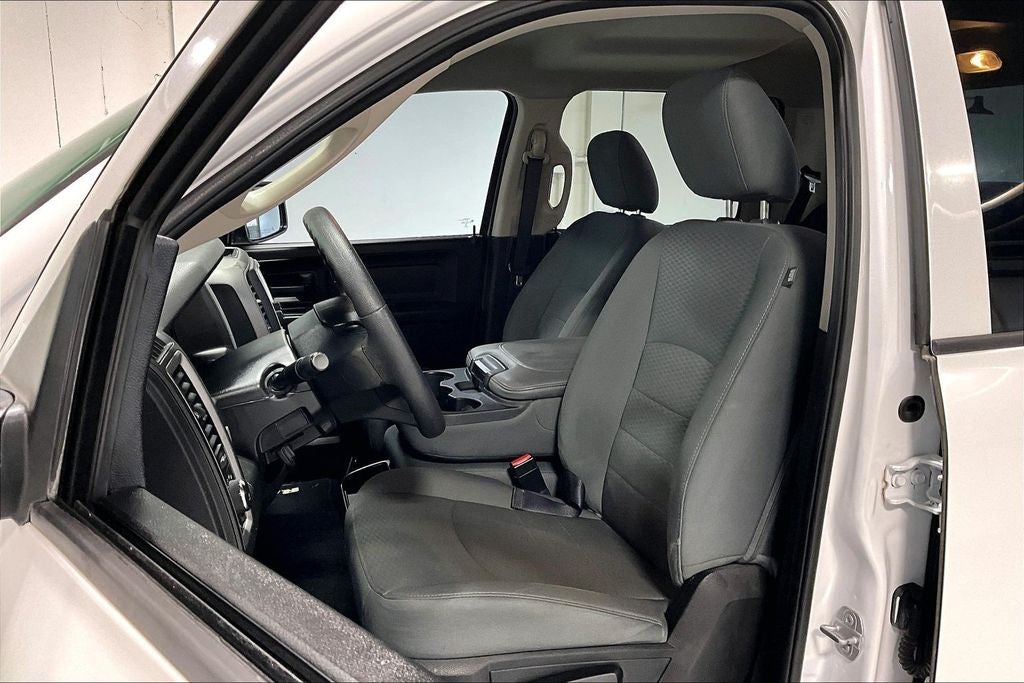 2018 RAM 1500 Express Crew Cab 4x4 5'7' Box