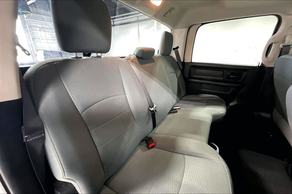2018 RAM 1500 Express Crew Cab 4x4 5'7' Box
